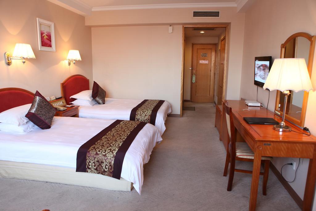 Heze Tianhong Hotel מראה חיצוני תמונה