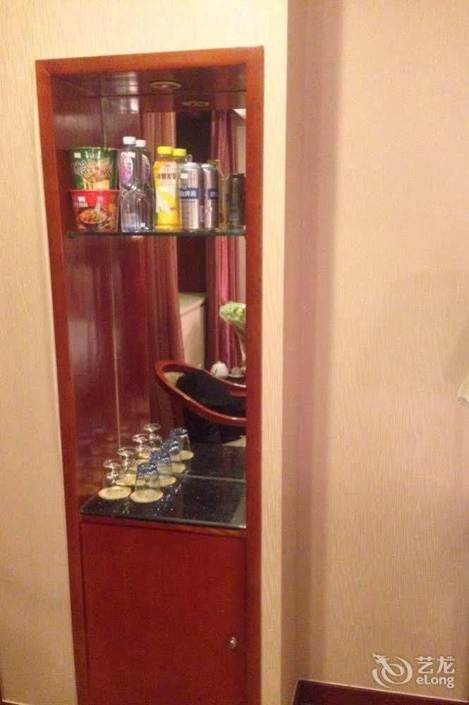 Heze Tianhong Hotel מראה חיצוני תמונה