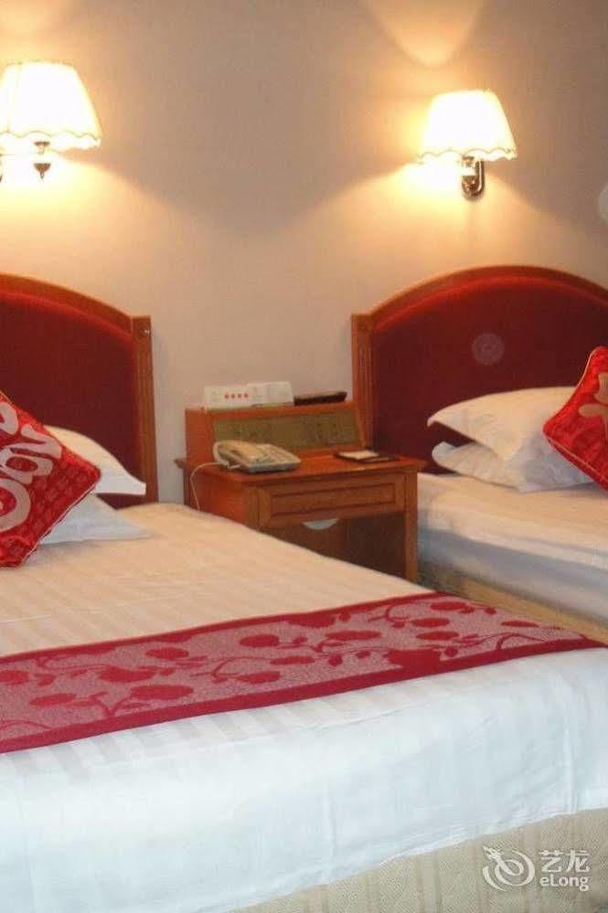 Heze Tianhong Hotel מראה חיצוני תמונה