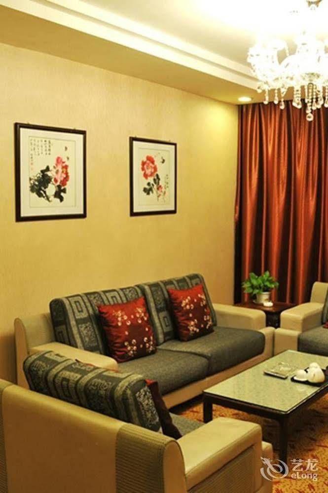 Heze Tianhong Hotel מראה חיצוני תמונה