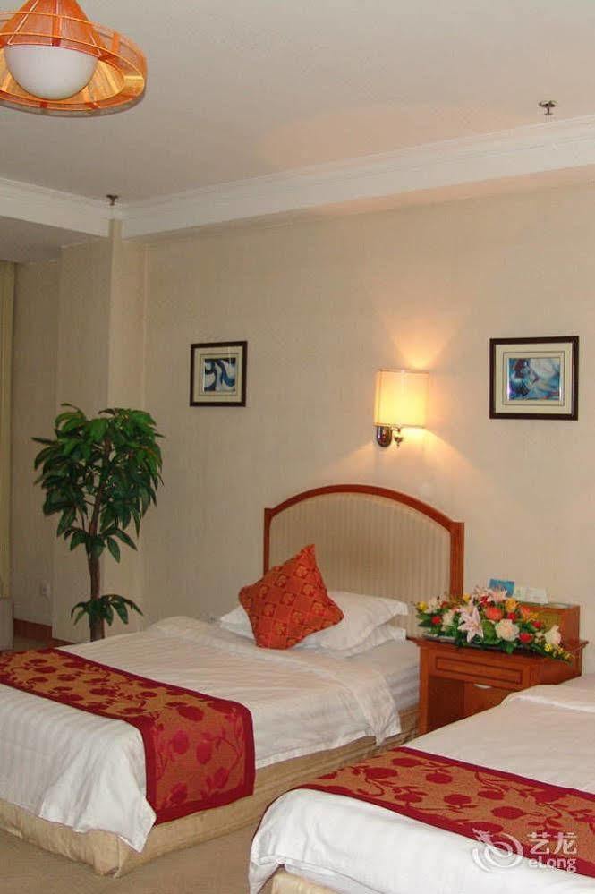 Heze Tianhong Hotel מראה חיצוני תמונה